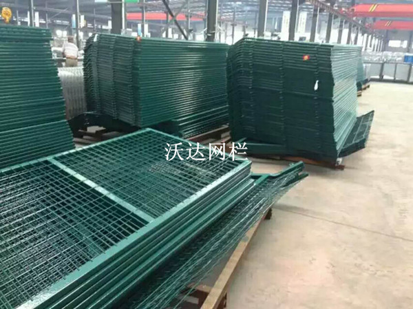 嘉興滬昆鐵路貴州段防護(hù)柵欄護(hù)欄網(wǎng)項(xiàng)目圖片5