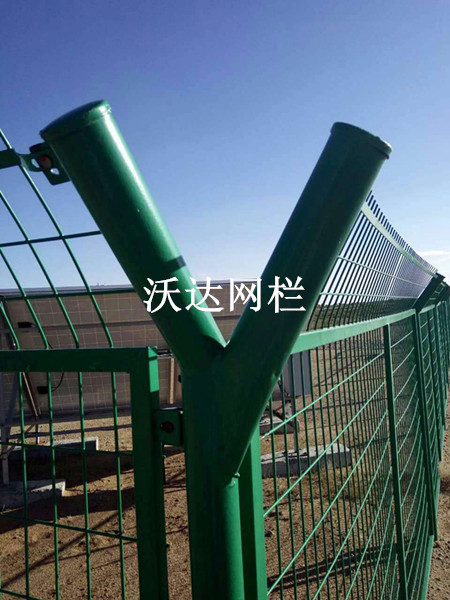 珠海內(nèi)蒙古烏拉特中旗油井護(hù)欄網(wǎng)工程圖片4