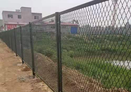 嘉興鋼板網(wǎng)護欄圖片7
